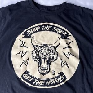 Boop that tiger get the horns graphic shirt men Sz M Bunker Unsubscribe Podcast